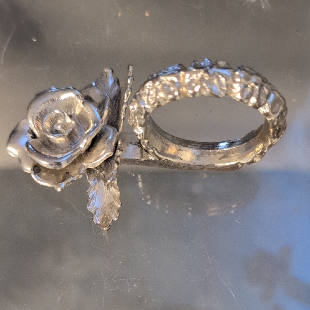 Silver Rose Napkin Ring Set